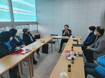김윤덕 국회의원, '치매관리 1등 전북 만들기' 앞장